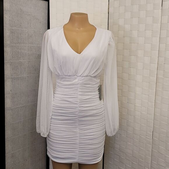 BRAND NEW LOVE X DESIGN RUCHED BODYCON LONG SLEEVE V NECK MINI  COCKTAIL… - Picture 3 of 14